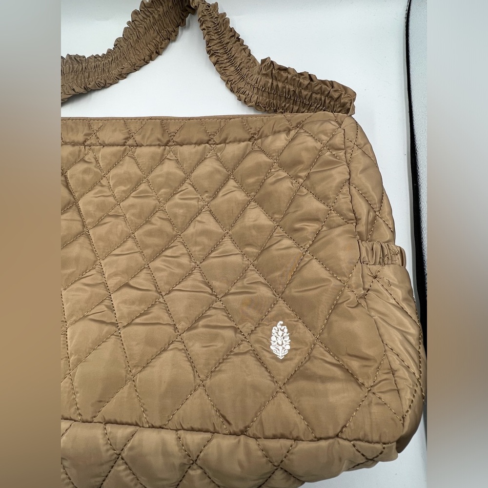 FP MOVEMENT RUN ABOUT SLING BAG - Picture 2 of 12